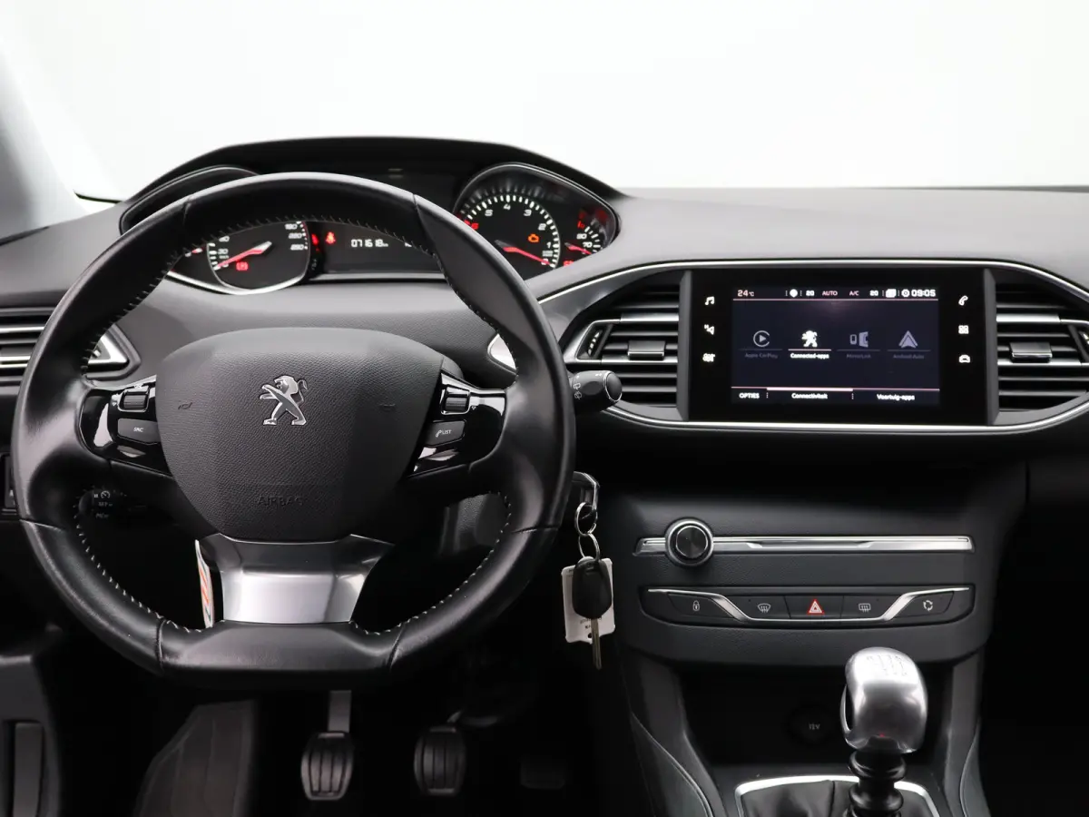 1.2 PureTech Allure | Navi | Cruise | Clima | Trekhaak | Carplay | PDC V+A | 16" LMV |