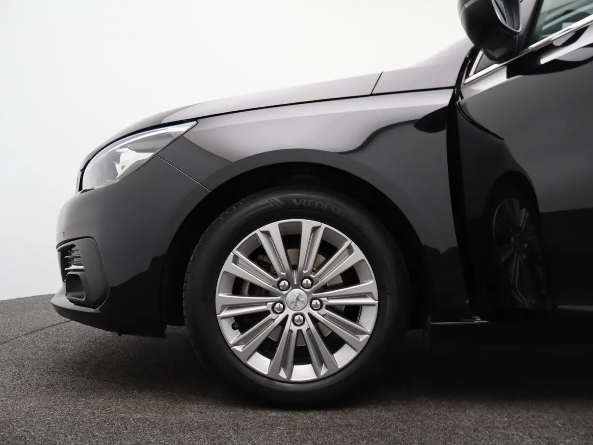 1.2 PureTech Allure | Navi | Cruise | Clima | Trekhaak | Carplay | PDC V+A | 16" LMV |