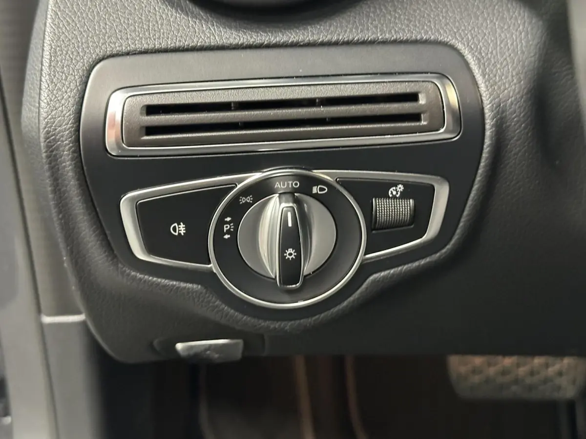 160 Advantage Pack NAVI CAMERA CRAPLAY 37000 KM CRUISE.
