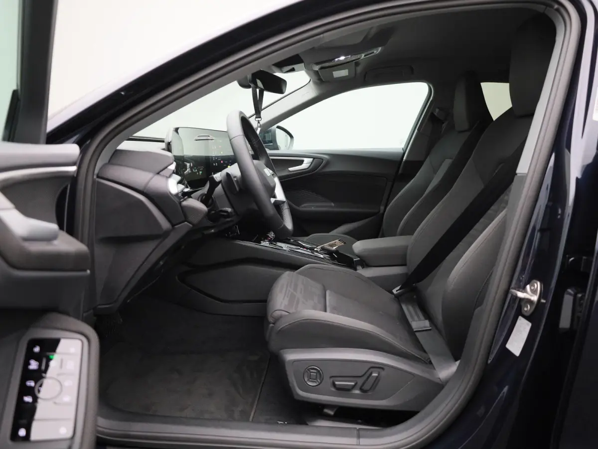 Avant 2.0 quattro S edition 299 PK | Adaptive cruise control | Climate control | 360 graden camera | Dodehoekdetectie | Matrix LED | RS Carbon Styling Pack | Verwarmde voorstoelen | Smartpho