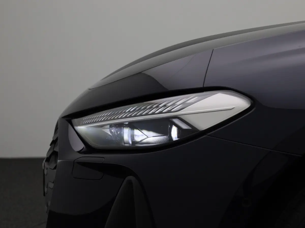 Avant 2.0 quattro S edition 299 PK | Adaptive cruise control | Climate control | 360 graden camera | Dodehoekdetectie | Matrix LED | RS Carbon Styling Pack | Verwarmde voorstoelen | Smartpho