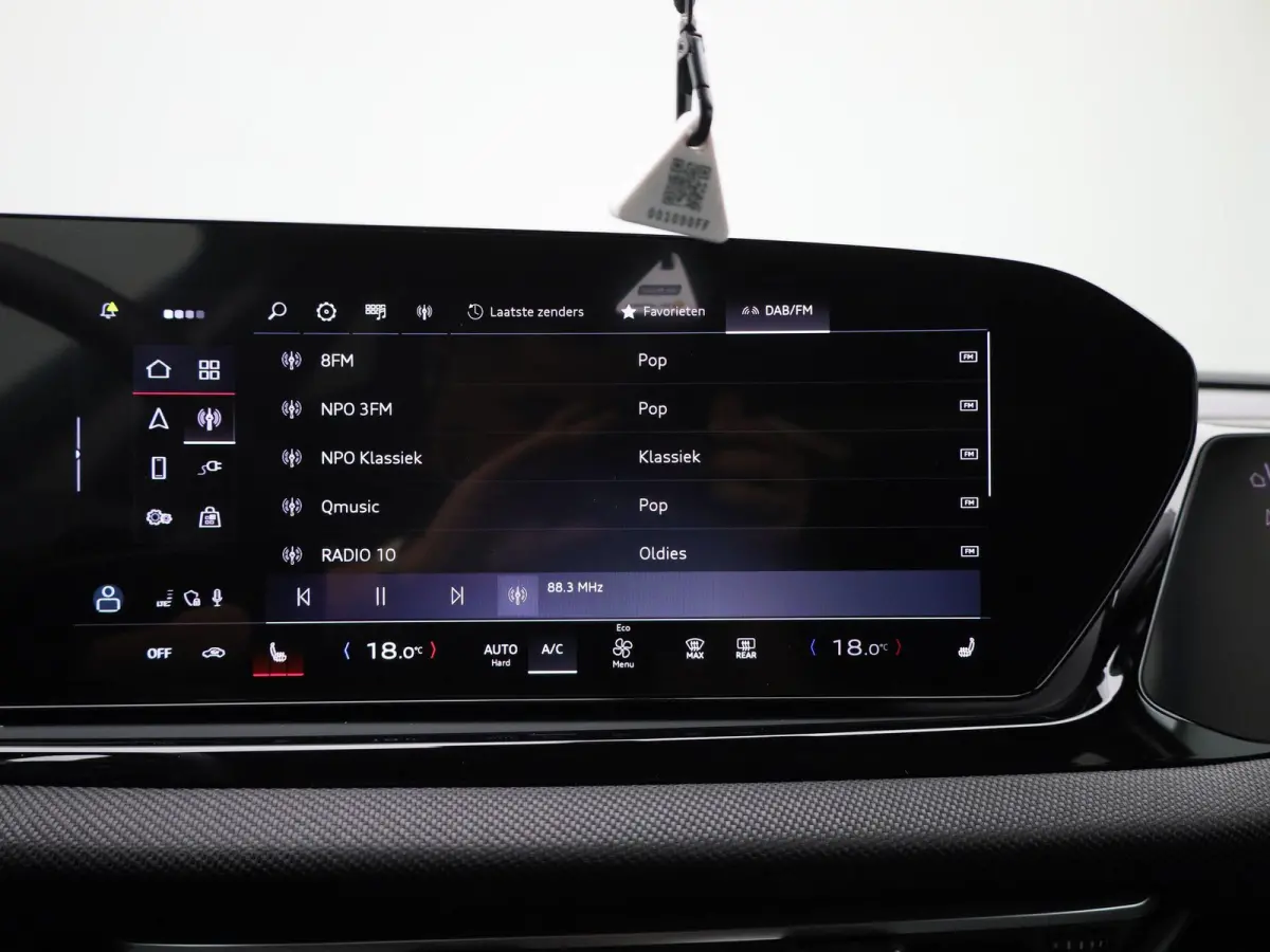 Avant 2.0 quattro S edition 299 PK | Adaptive cruise control | Climate control | 360 graden camera | Dodehoekdetectie | Matrix LED | RS Carbon Styling Pack | Verwarmde voorstoelen | Smartpho