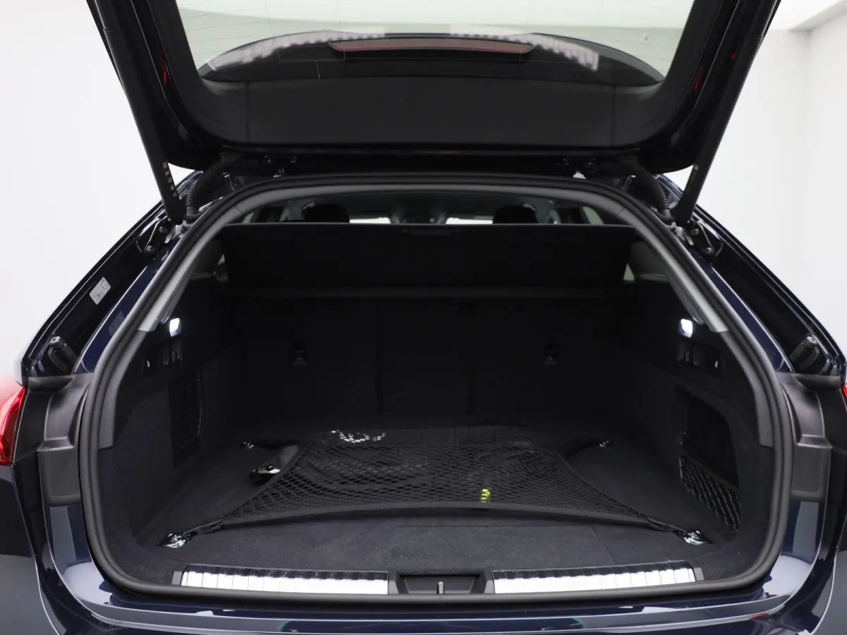 Avant 2.0 quattro S edition 299 PK | Adaptive cruise control | Climate control | 360 graden camera | Dodehoekdetectie | Matrix LED | RS Carbon Styling Pack | Verwarmde voorstoelen | Smartpho