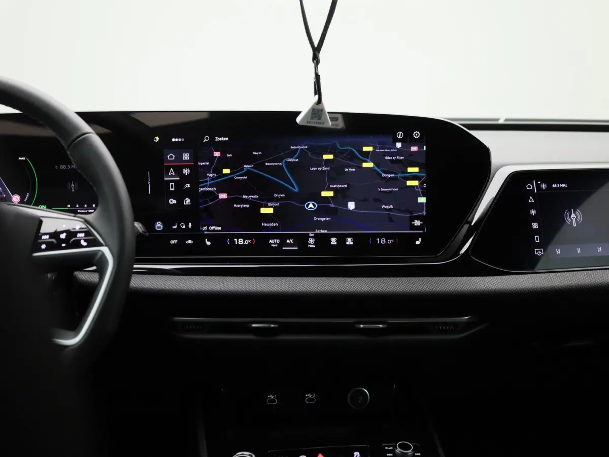 Avant 2.0 quattro S edition 299 PK | Adaptive cruise control | Climate control | 360 graden camera | Dodehoekdetectie | Matrix LED | RS Carbon Styling Pack | Verwarmde voorstoelen | Smartpho