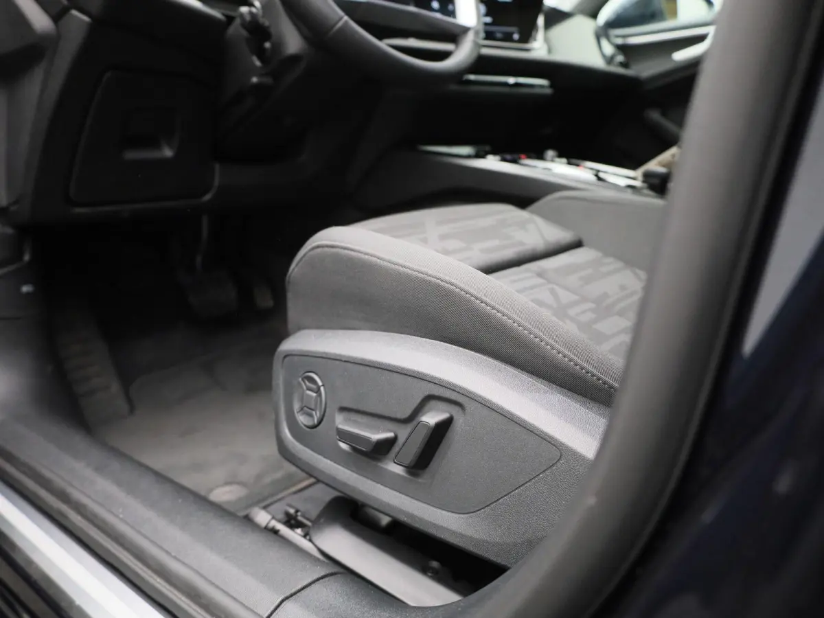 Avant 2.0 quattro S edition 299 PK | Adaptive cruise control | Climate control | 360 graden camera | Dodehoekdetectie | Matrix LED | RS Carbon Styling Pack | Verwarmde voorstoelen | Smartpho