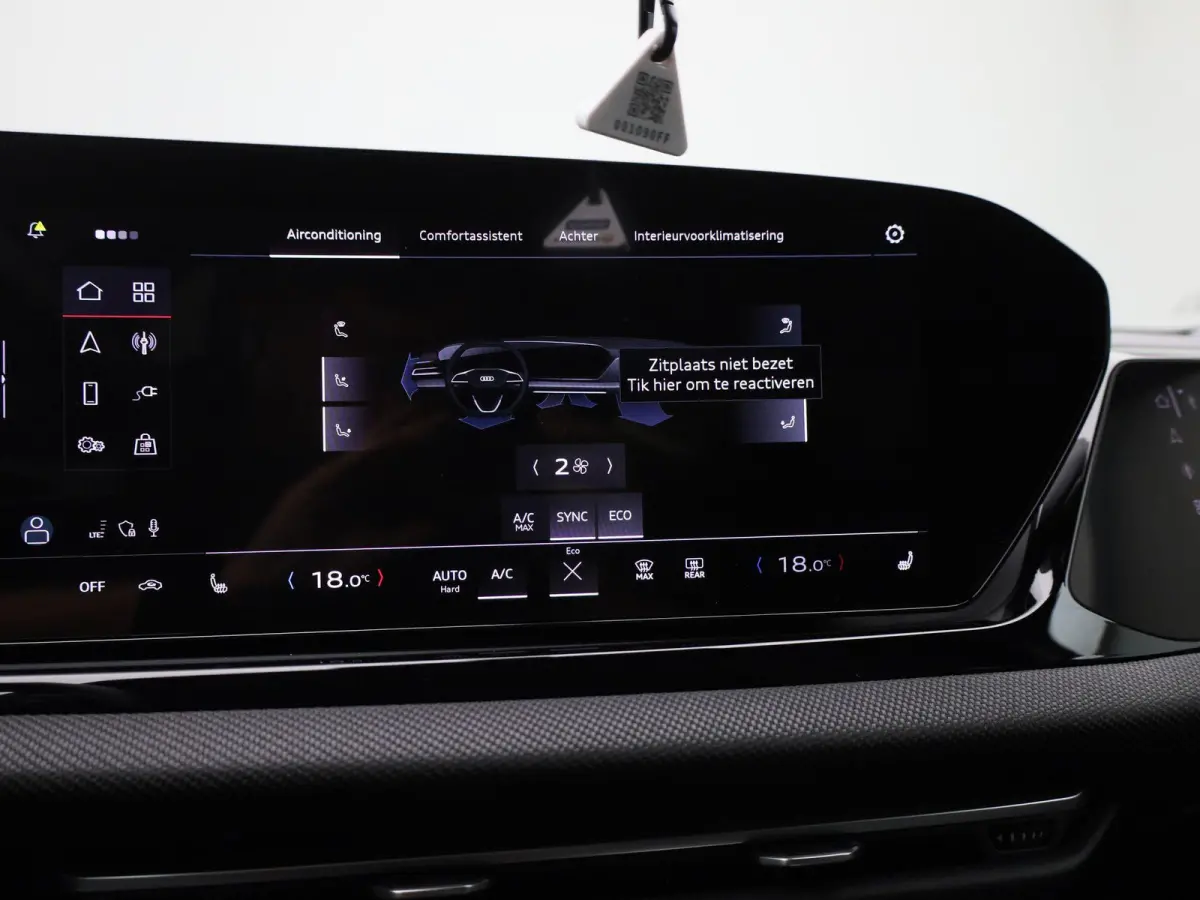 Avant 2.0 quattro S edition 299 PK | Adaptive cruise control | Climate control | 360 graden camera | Dodehoekdetectie | Matrix LED | RS Carbon Styling Pack | Verwarmde voorstoelen | Smartpho