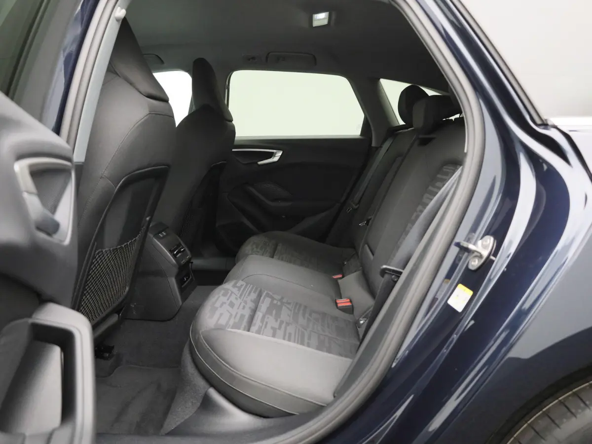 Avant 2.0 quattro S edition 299 PK | Adaptive cruise control | Climate control | 360 graden camera | Dodehoekdetectie | Matrix LED | RS Carbon Styling Pack | Verwarmde voorstoelen | Smartpho