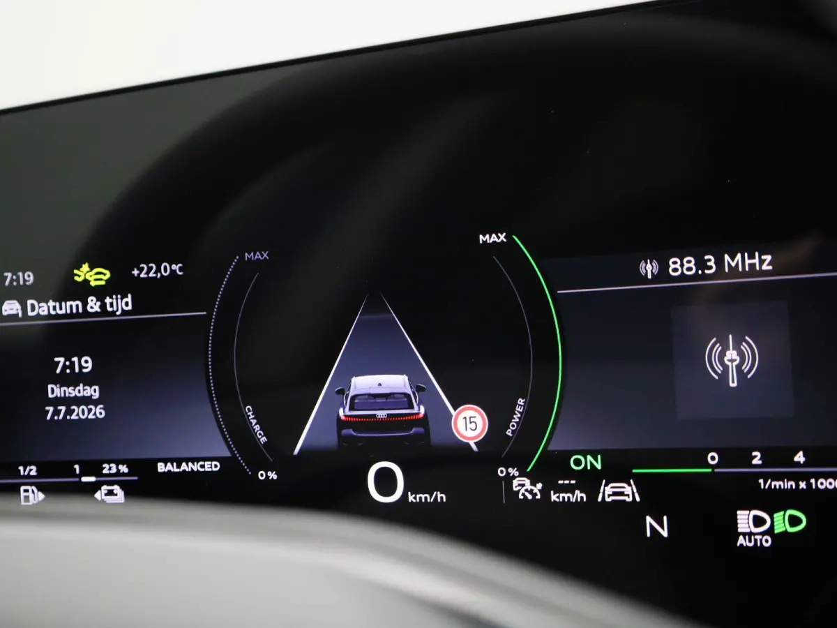 Avant 2.0 quattro S edition 299 PK | Adaptive cruise control | Climate control | 360 graden camera | Dodehoekdetectie | Matrix LED | RS Carbon Styling Pack | Verwarmde voorstoelen | Smartpho