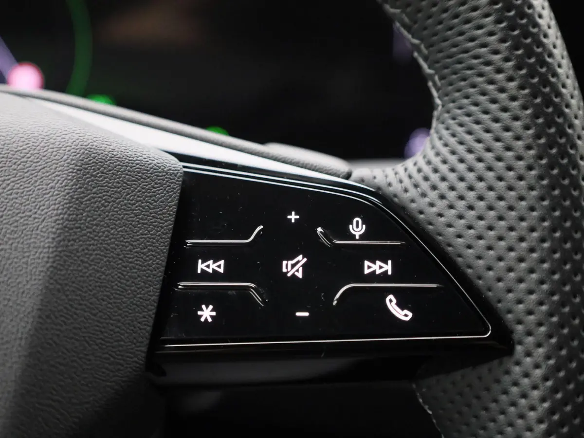 SQ6 quattro 100 kWh 490 PK | Adaptive cruise control | 360 graden camera | Dodehoekdetectie | Bang & Olufsen 3D | Elekt. verstelbare voorstoelen | Climate control | Lichtpakket plus ambient 