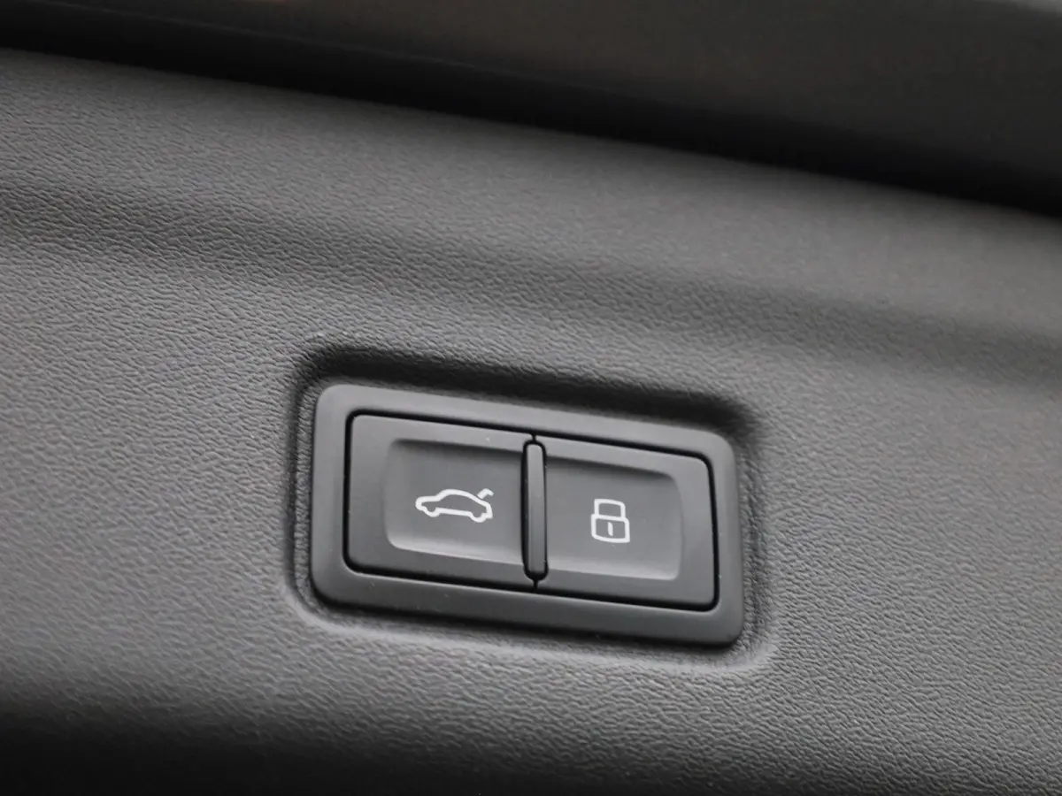 SQ6 quattro 100 kWh 490 PK | Adaptive cruise control | 360 graden camera | Dodehoekdetectie | Bang & Olufsen 3D | Elekt. verstelbare voorstoelen | Climate control | Lichtpakket plus ambient 