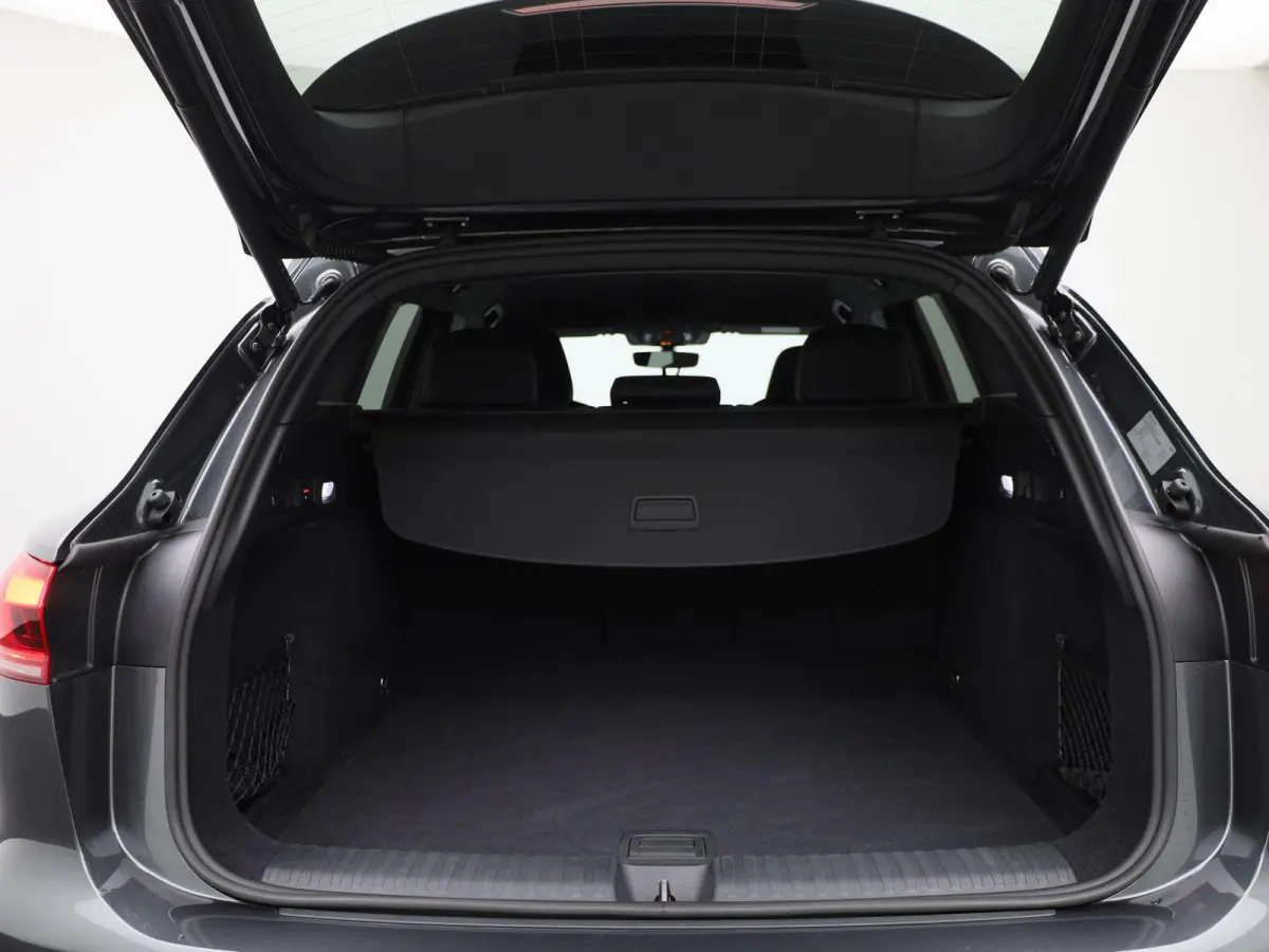 SQ6 quattro 100 kWh 490 PK | Adaptive cruise control | 360 graden camera | Dodehoekdetectie | Bang & Olufsen 3D | Elekt. verstelbare voorstoelen | Climate control | Lichtpakket plus ambient 