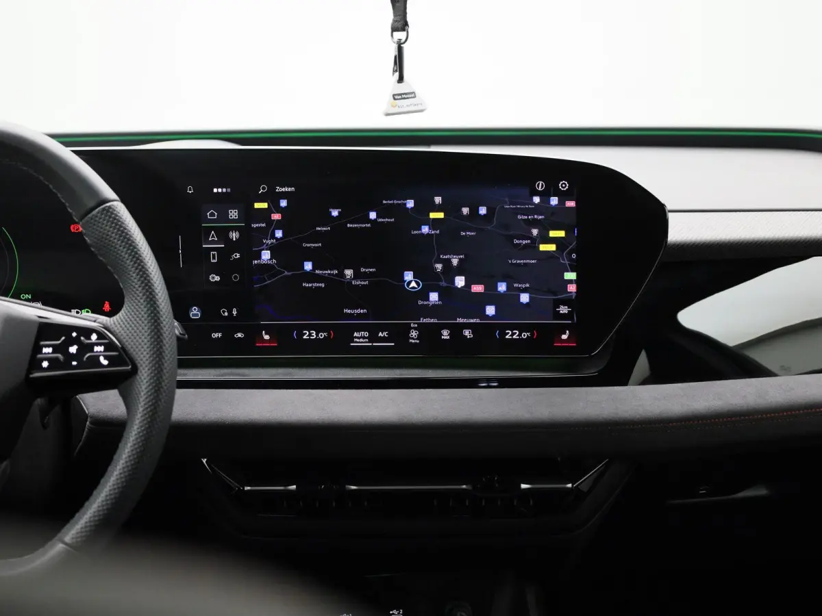 SQ6 quattro 100 kWh 490 PK | Adaptive cruise control | 360 graden camera | Dodehoekdetectie | Bang & Olufsen 3D | Elekt. verstelbare voorstoelen | Climate control | Lichtpakket plus ambient 