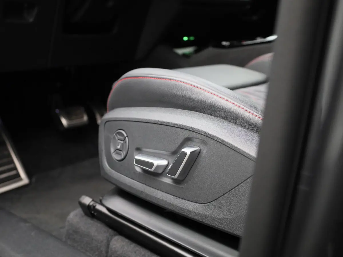 SQ6 quattro 100 kWh 490 PK | Adaptive cruise control | 360 graden camera | Dodehoekdetectie | Bang & Olufsen 3D | Elekt. verstelbare voorstoelen | Climate control | Lichtpakket plus ambient 