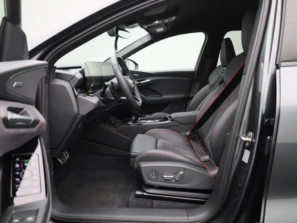 SQ6 quattro 100 kWh 490 PK | Adaptive cruise control | 360 graden camera | Dodehoekdetectie | Bang & Olufsen 3D | Elekt. verstelbare voorstoelen | Climate control | Lichtpakket plus ambient 