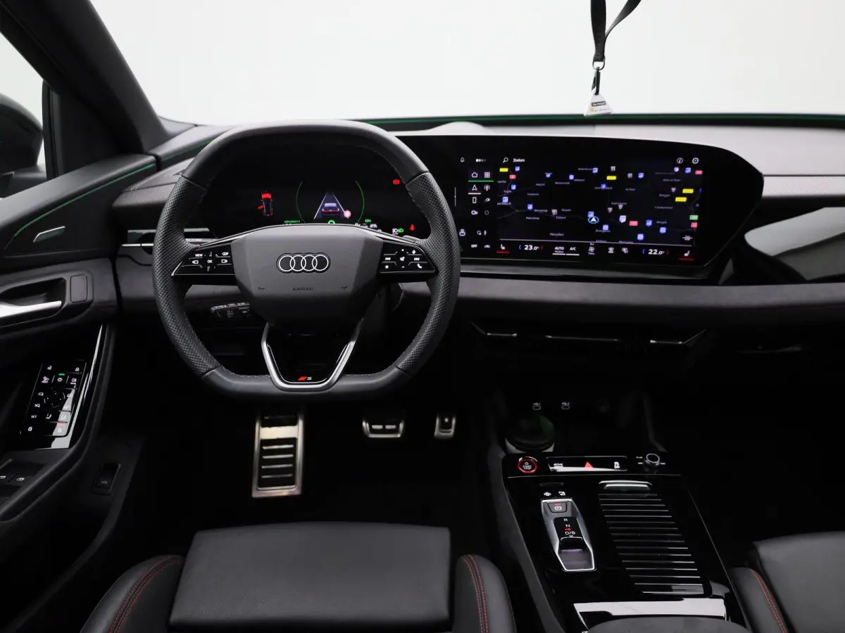 SQ6 quattro 100 kWh | Adaptive cruise control | 360 graden camera | Dodehoekdetectie | Bang & Olufsen 3D | Elekt. verstelbare voorstoelen | Climate control | Lichtpakket plus ambient light |