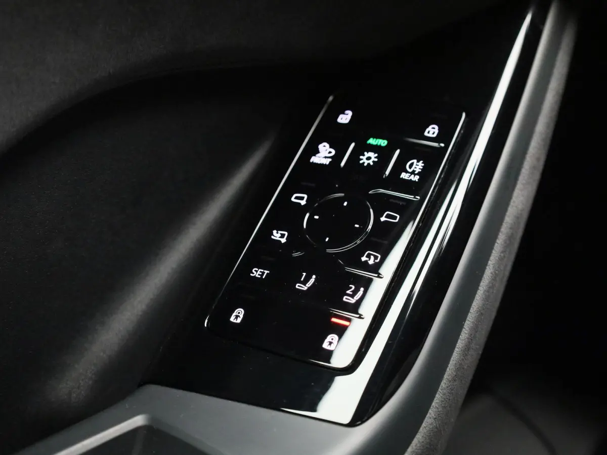 SQ6 quattro 100 kWh 490 PK | Adaptive cruise control | 360 graden camera | Dodehoekdetectie | Bang & Olufsen 3D | Elekt. verstelbare voorstoelen | Climate control | Lichtpakket plus ambient 