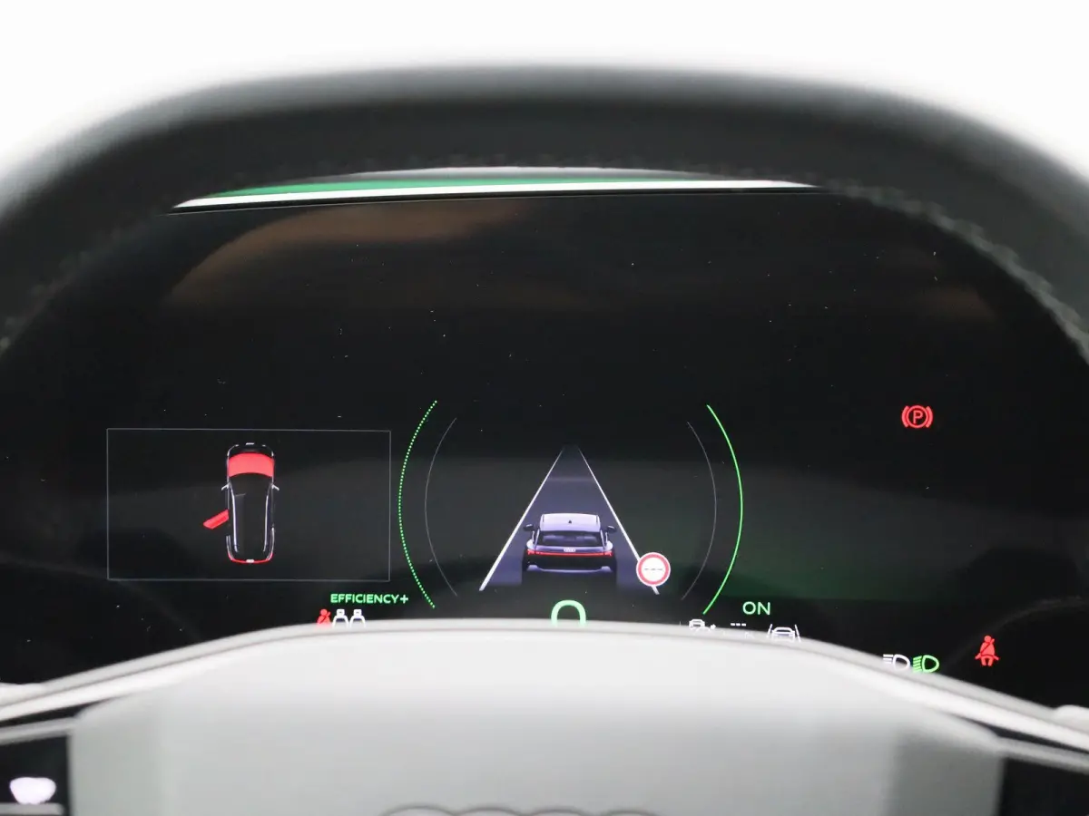 SQ6 quattro 100 kWh 490 PK | Adaptive cruise control | 360 graden camera | Dodehoekdetectie | Bang & Olufsen 3D | Elekt. verstelbare voorstoelen | Climate control | Lichtpakket plus ambient 
