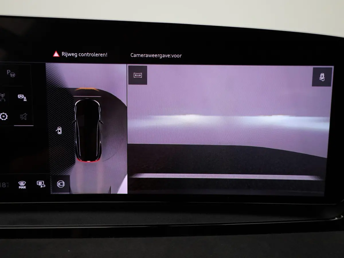 edition quattro 100 kWh 387 PK | SoH 99% | S line | Automaat | Augmented reality head-up display | Trekhaak | Luchtvering | Bang & Olufsen Premium 3D | Elektrisch verstelbaar stuur | Adaptiv