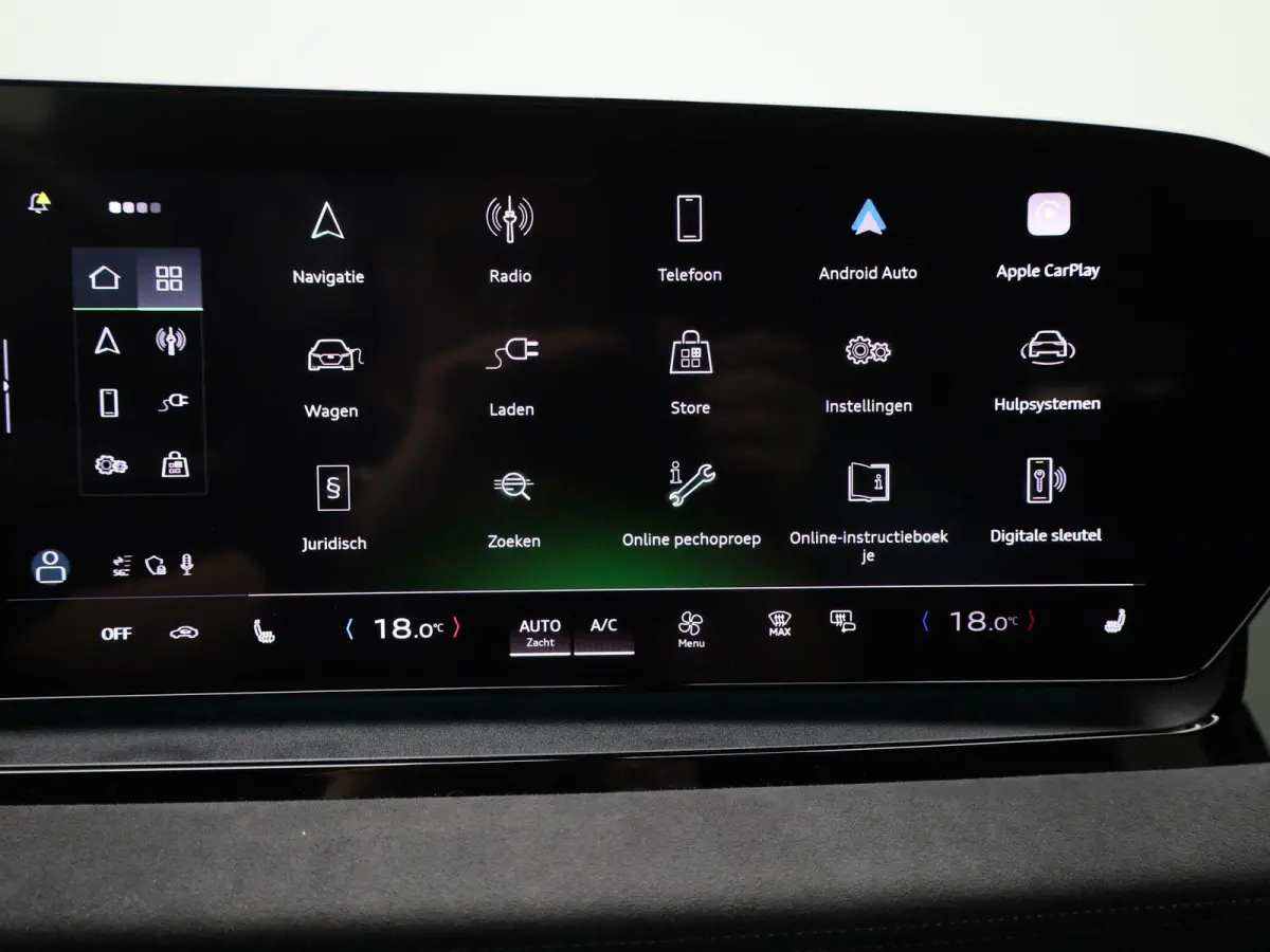 edition quattro 100 kWh 387 PK | SoH 99% | S line | Automaat | Augmented reality head-up display | Trekhaak | Luchtvering | Bang & Olufsen Premium 3D | Elektrisch verstelbaar stuur | Adaptiv