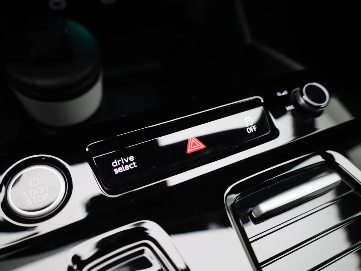 edition quattro 100 kWh 387 PK | SoH 99% | S line | Automaat | Augmented reality head-up display | Trekhaak | Luchtvering | Bang & Olufsen Premium 3D | Elektrisch verstelbaar stuur | Adaptiv