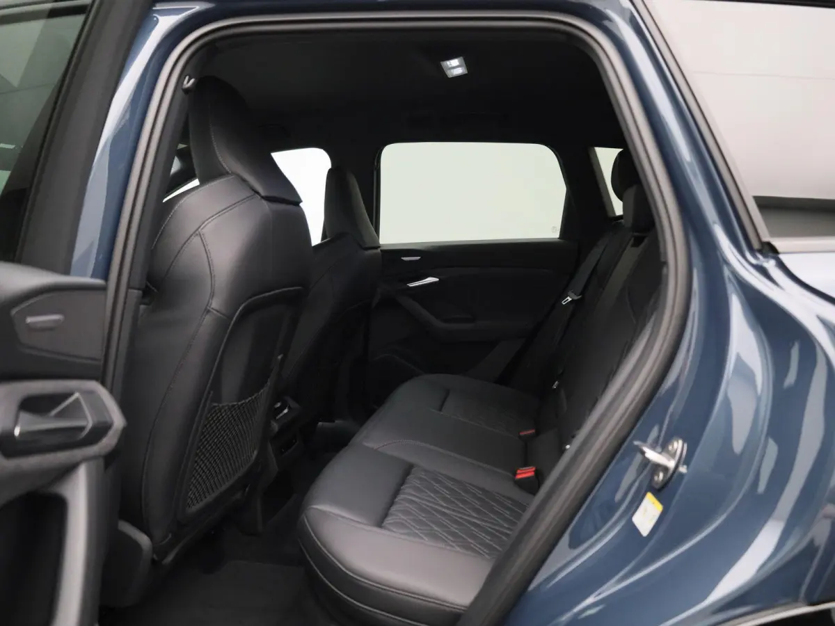 edition quattro 100 kWh 387 PK | SoH 99% | S line | Automaat | Augmented reality head-up display | Trekhaak | Luchtvering | Bang & Olufsen Premium 3D | Elektrisch verstelbaar stuur | Adaptiv