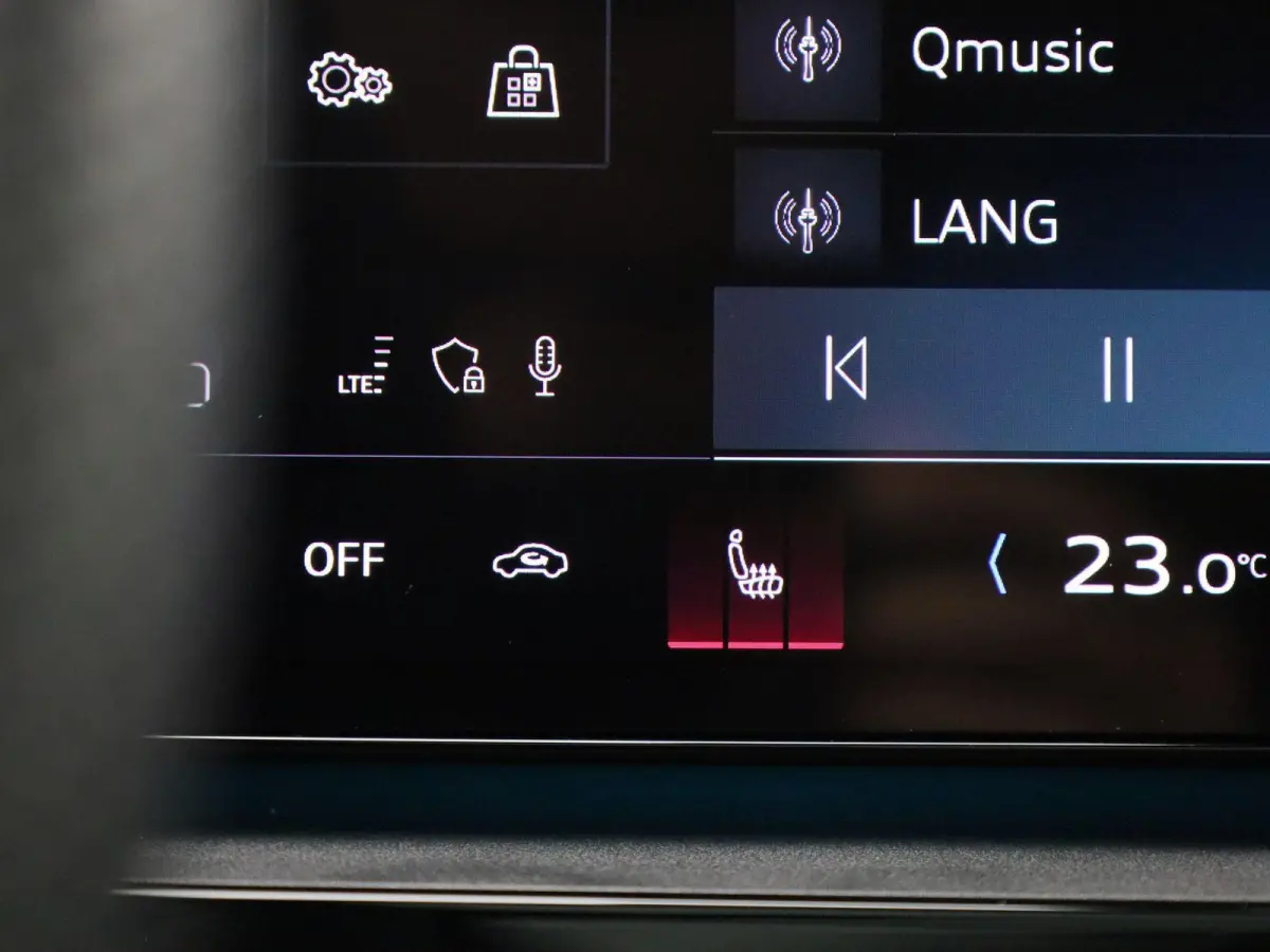 edition quattro 100 kWh 387 PK | Adaptive cruise control | Glazen panoramadak | Bang & Olufsen | Luchtvering | Dodehoekdetectie | 360 graden camera | Stuurverwarming | Stoelverwarming voor &