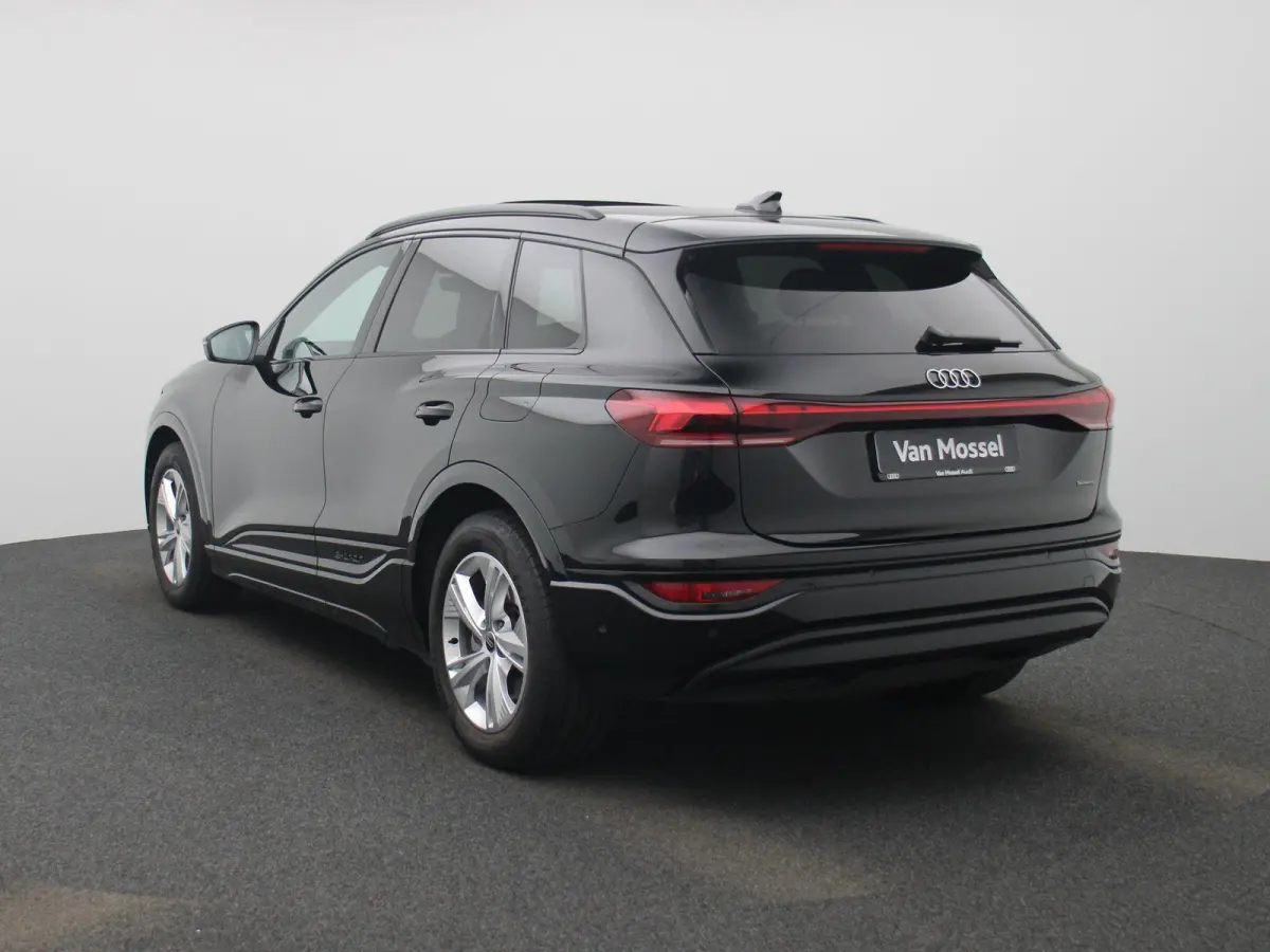 edition quattro 100 kWh 387 PK | Adaptive cruise control | Glazen panoramadak | Bang & Olufsen | Luchtvering | Dodehoekdetectie | 360 graden camera | Stuurverwarming | Stoelverwarming voor &