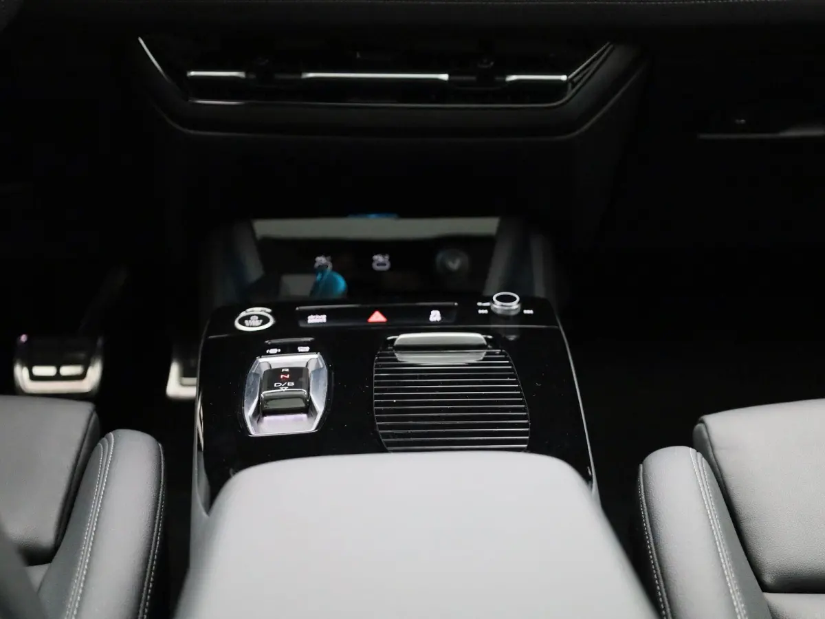 edition quattro 100 kWh 387 PK | Adaptive cruise control | Glazen panoramadak | Bang & Olufsen | Luchtvering | Dodehoekdetectie | 360 graden camera | Stuurverwarming | Stoelverwarming voor &