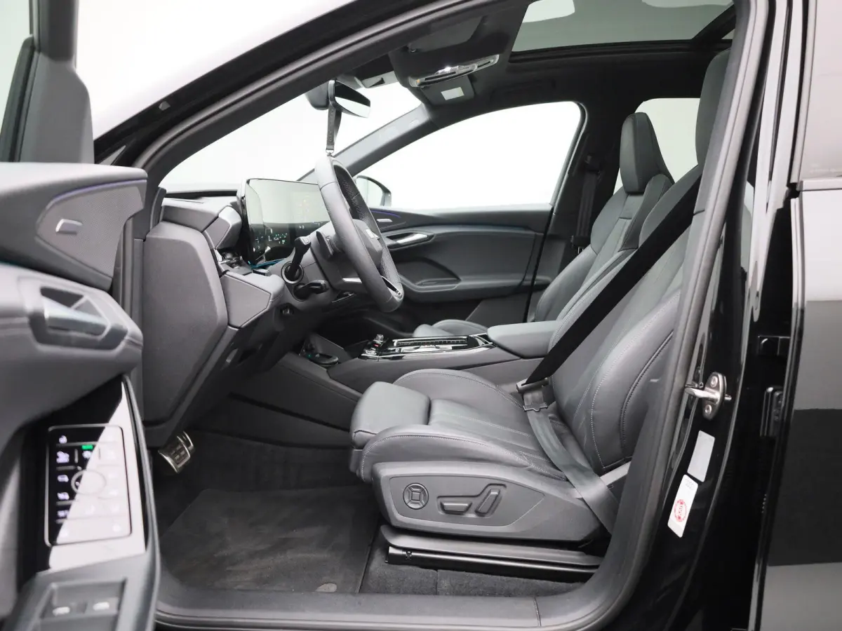 edition quattro 100 kWh 387 PK | Adaptive cruise control | Glazen panoramadak | Bang & Olufsen | Luchtvering | Dodehoekdetectie | 360 graden camera | Stuurverwarming | Stoelverwarming voor &