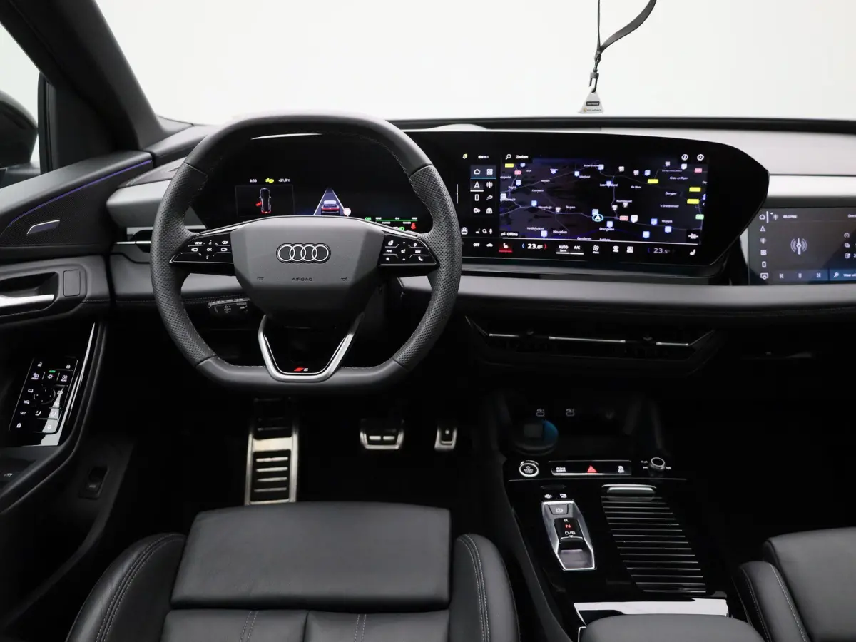 edition quattro 100 kWh 387 PK | Adaptive cruise control | Glazen panoramadak | Bang & Olufsen | Luchtvering | Dodehoekdetectie | 360 graden camera | Stuurverwarming | Stoelverwarming voor &