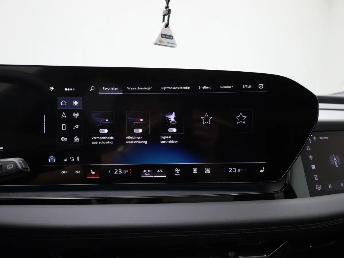 edition quattro 100 kWh 387 PK | Adaptive cruise control | Glazen panoramadak | Bang & Olufsen | Luchtvering | Dodehoekdetectie | 360 graden camera | Stuurverwarming | Stoelverwarming voor &