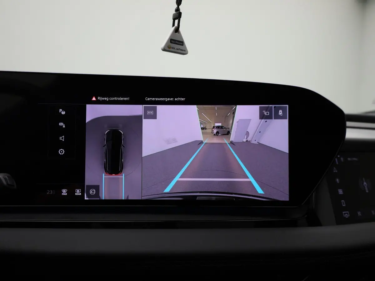 edition quattro 100 kWh 387 PK | Adaptive cruise control | Glazen panoramadak | Bang & Olufsen | Luchtvering | Dodehoekdetectie | 360 graden camera | Stuurverwarming | Stoelverwarming voor &