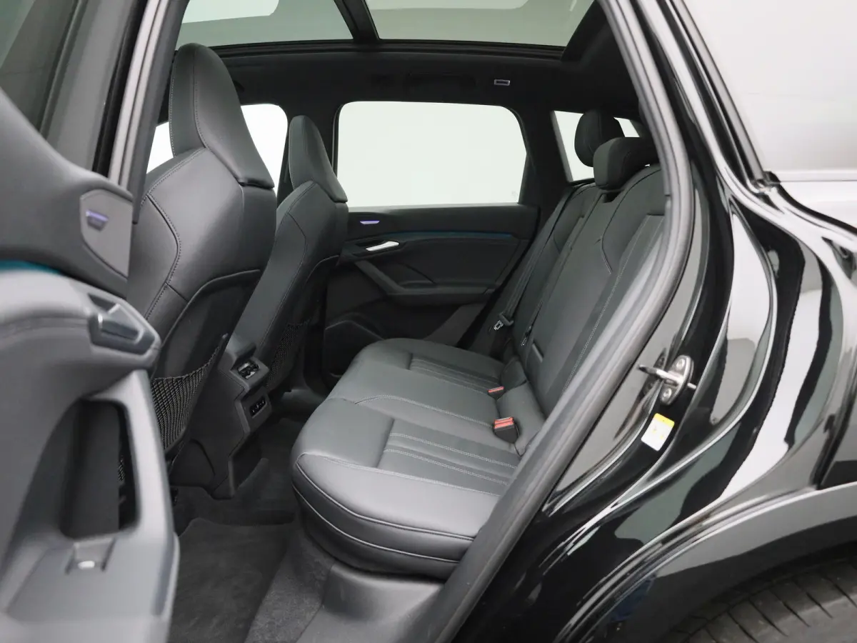 edition quattro 100 kWh 387 PK | Adaptive cruise control | Glazen panoramadak | Bang & Olufsen | Luchtvering | Dodehoekdetectie | 360 graden camera | Stuurverwarming | Stoelverwarming voor &