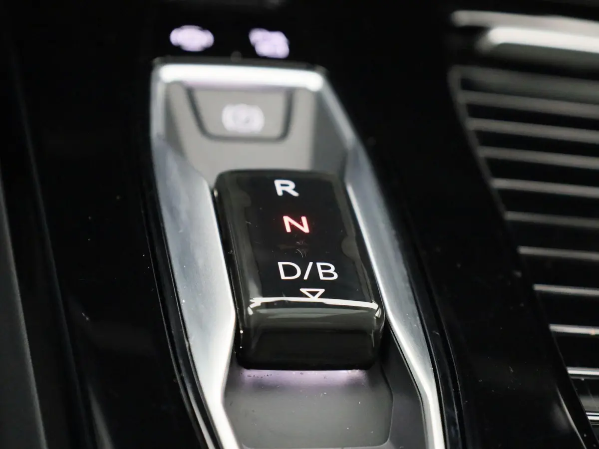 edition quattro 100 kWh 387 PK | Adaptive cruise control | Glazen panoramadak | Bang & Olufsen | Luchtvering | Dodehoekdetectie | 360 graden camera | Stuurverwarming | Stoelverwarming voor &