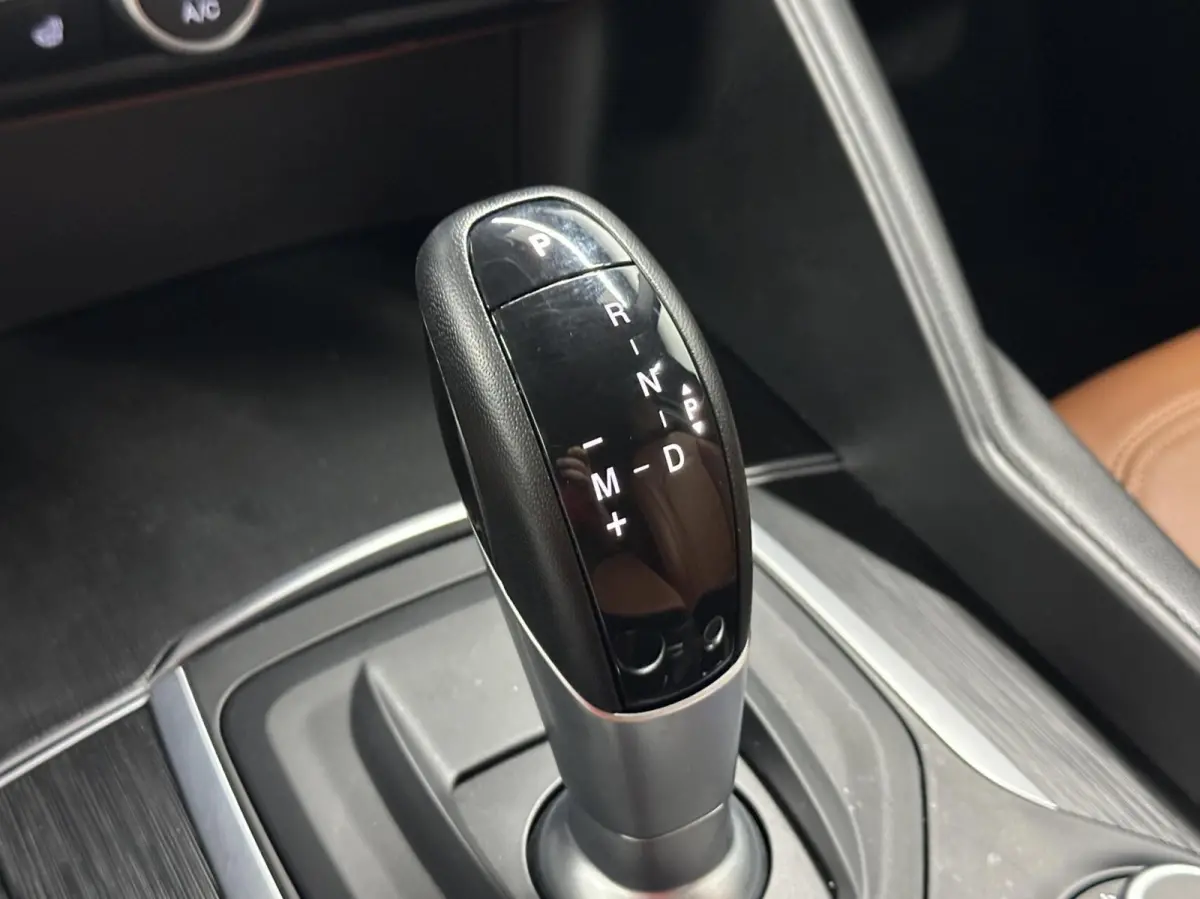 2.0T Super LEER NAVI CRUISE CAMERA 77000 KM.