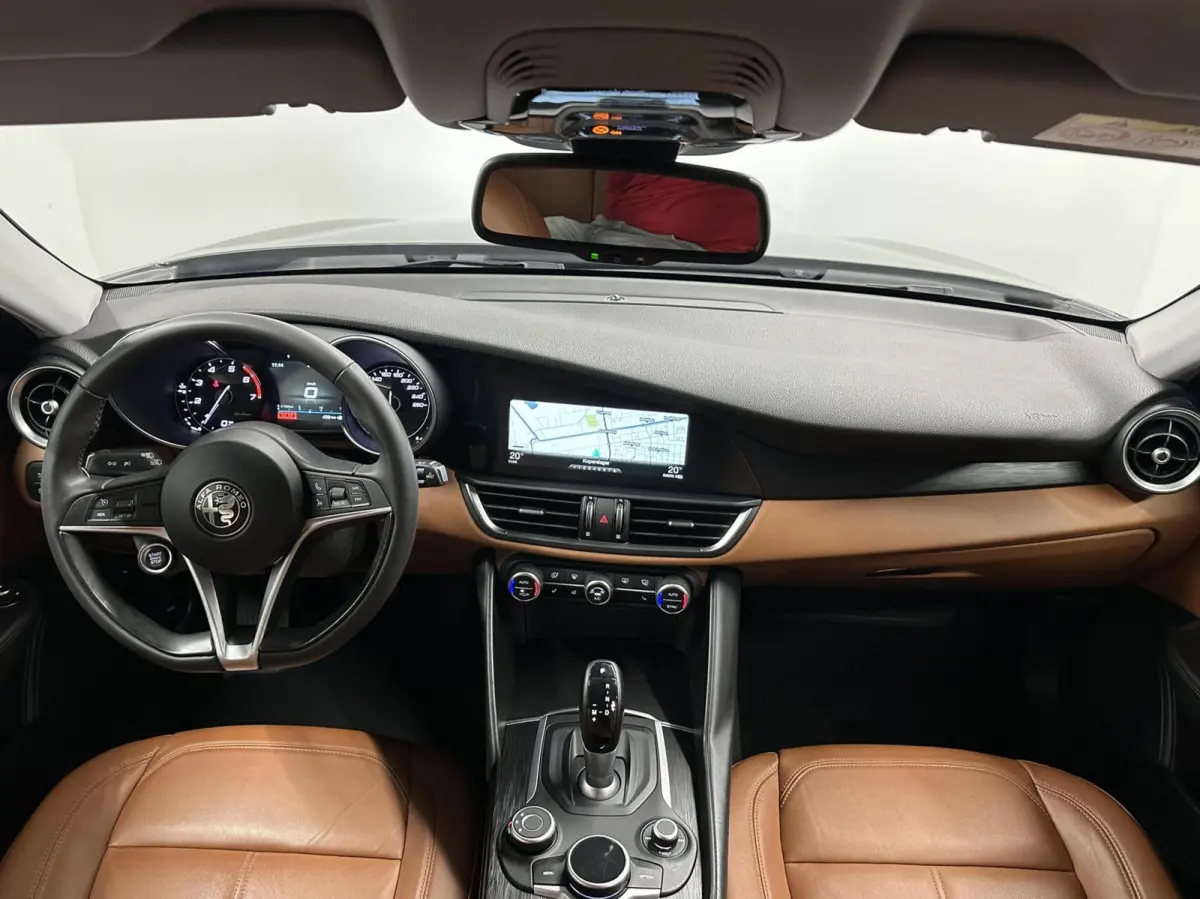 2.0T Super LEER NAVI CRUISE CAMERA 77000 KM.
