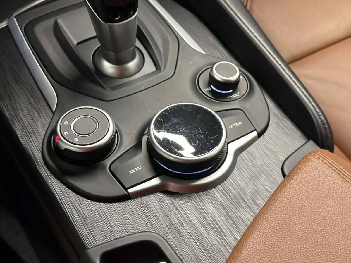 2.0T Super LEER NAVI CRUISE CAMERA 77000 KM.