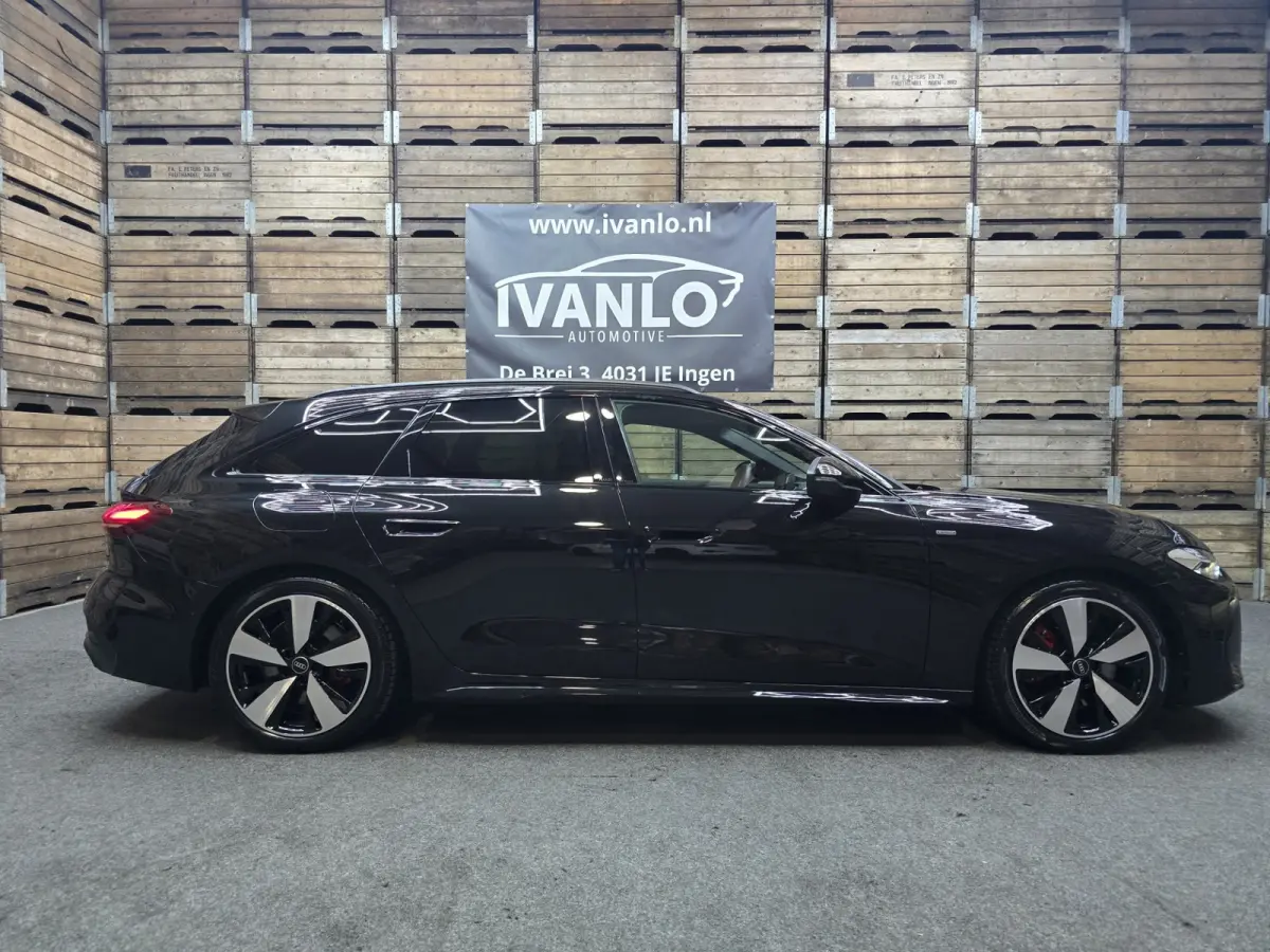 Avant 2.0 quattro S edition Competition Pano Bijrijders display Trekhaak 19"LM