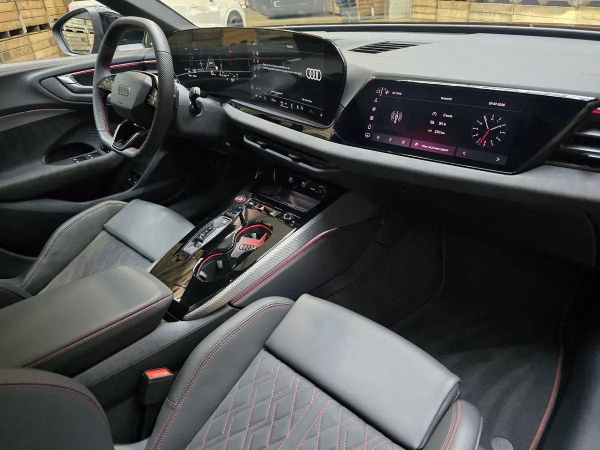 Avant 2.0 quattro S edition Competition Pano Bijrijders display Trekhaak 19"LM