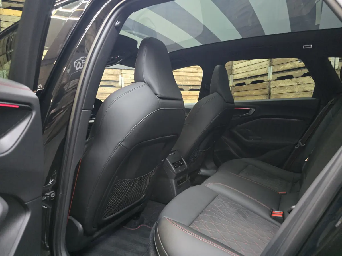 Avant 2.0 quattro S edition Competition Pano Bijrijders display Trekhaak 19"LM