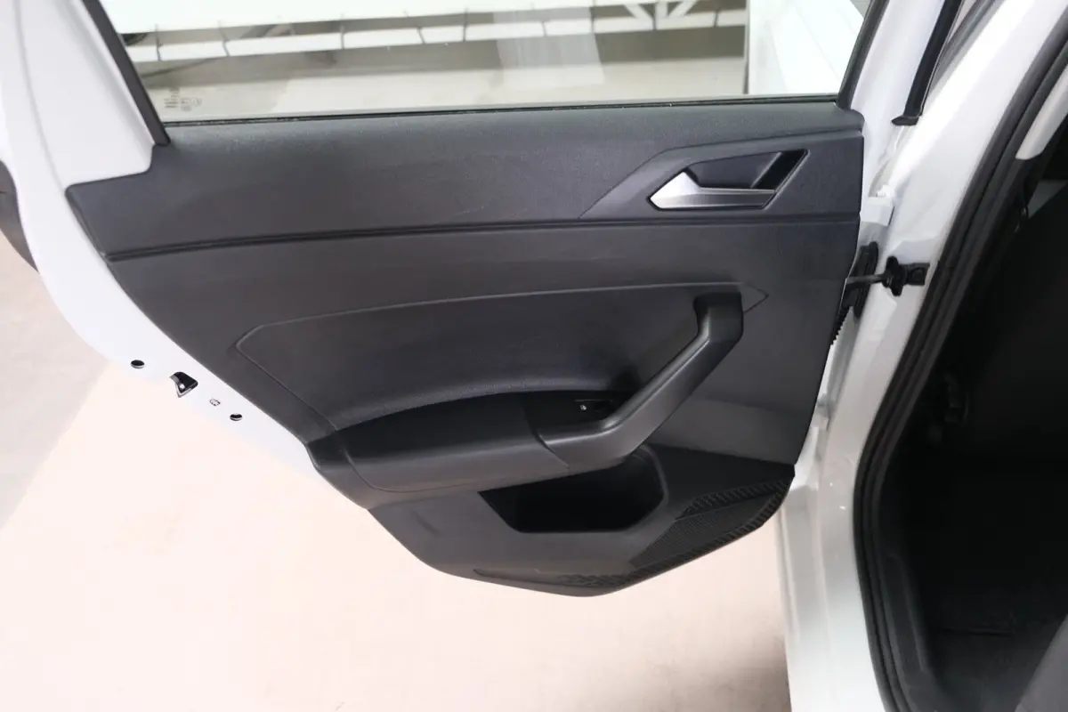 1.0 TSI Life Automaat - N.A.P. Airco, Cruise, Navi, PDC, Carplay, Virtual display.