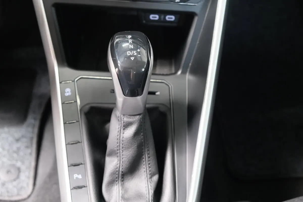 1.0 TSI Life Automaat - N.A.P. Airco, Cruise, Navi, PDC, Carplay, Virtual display.