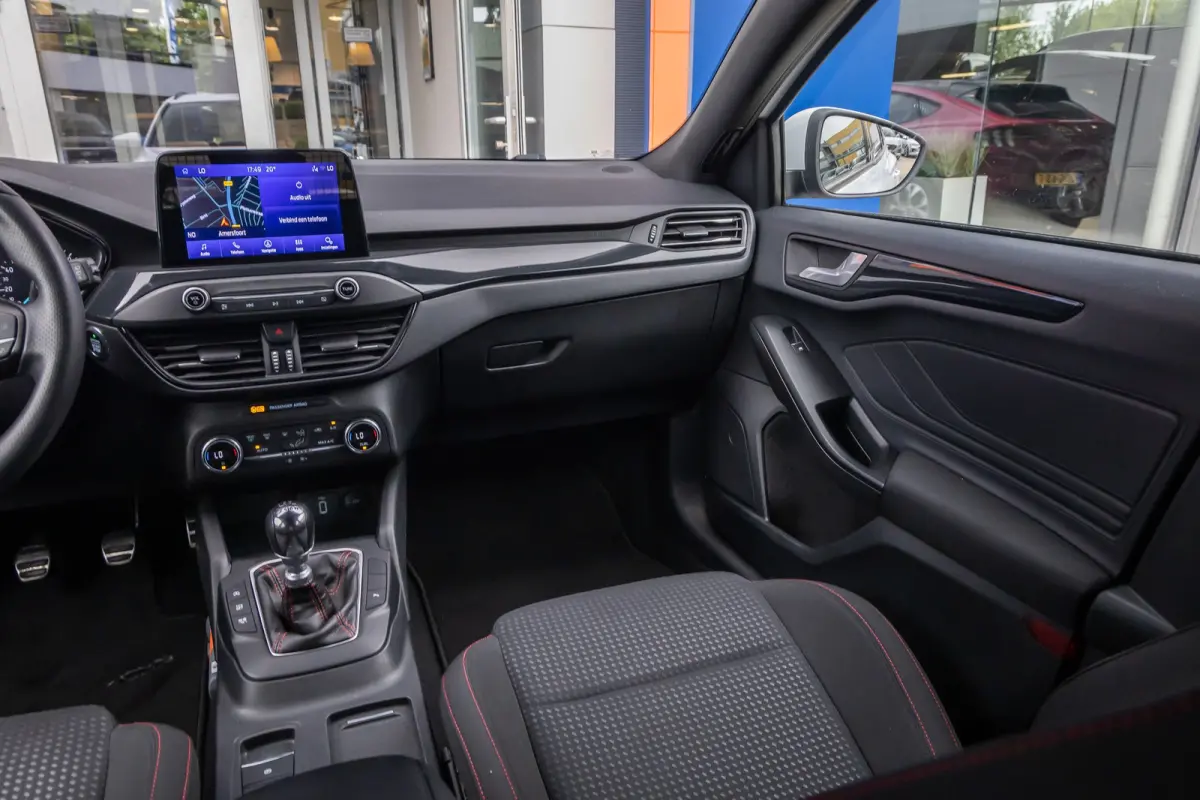 1.0 EcoBoost ST Line Business | Trekhaak | Apple Carplay/Android Auto | Parkeersensoren Voor/Achter | Lane Asist | | Apple Carplay/Android Auto|telefoonintegratie premium | Parkeersensor ach