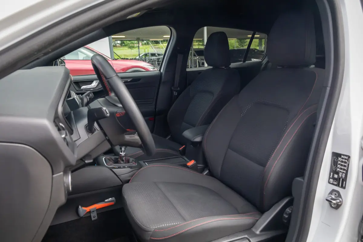 1.0 EcoBoost ST Line Business | Trekhaak | Apple Carplay/Android Auto | Parkeersensoren Voor/Achter | Lane Asist | | Apple Carplay/Android Auto|telefoonintegratie premium | Parkeersensor ach