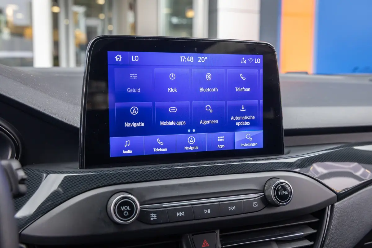 1.0 EcoBoost ST Line Business | Trekhaak | Apple Carplay/Android Auto | Parkeersensoren Voor/Achter | Lane Asist | | Apple Carplay/Android Auto|telefoonintegratie premium | Parkeersensor ach