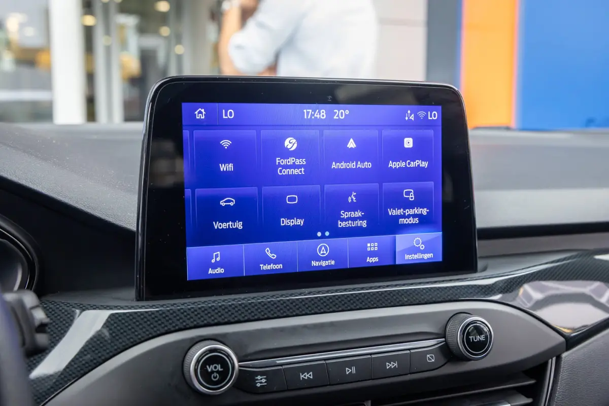 1.0 EcoBoost ST Line Business | Trekhaak | Apple Carplay/Android Auto | Parkeersensoren Voor/Achter | Lane Asist | | Apple Carplay/Android Auto|telefoonintegratie premium | Parkeersensor ach