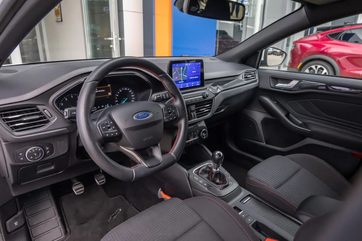 1.0 EcoBoost ST Line Business | Trekhaak | Apple Carplay/Android Auto | Parkeersensoren Voor/Achter | Lane Asist | | Apple Carplay/Android Auto|telefoonintegratie premium | Parkeersensor ach