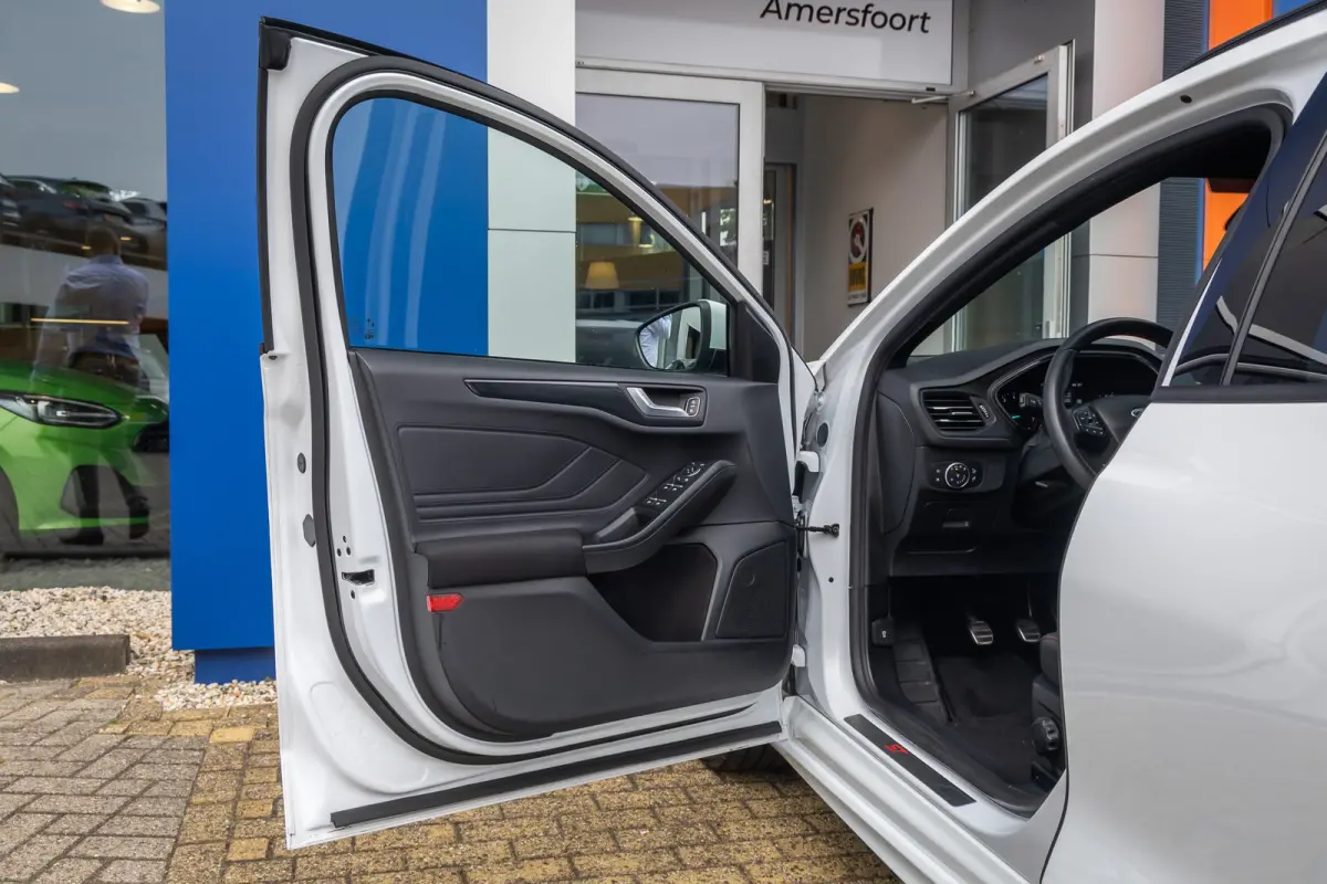 1.0 EcoBoost ST Line Business | Trekhaak | Apple Carplay/Android Auto | Parkeersensoren Voor/Achter | Lane Asist | | Apple Carplay/Android Auto|telefoonintegratie premium | Parkeersensor ach