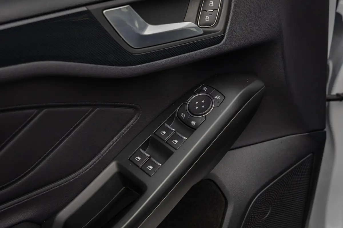 1.0 EcoBoost ST Line Business | Trekhaak | Apple Carplay/Android Auto | Parkeersensoren Voor/Achter | Lane Asist | | Apple Carplay/Android Auto|telefoonintegratie premium | Parkeersensor ach