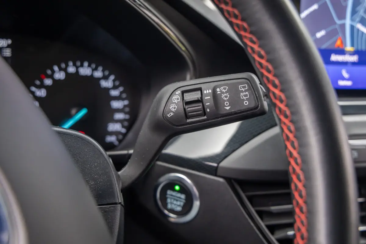1.0 EcoBoost ST Line Business | Trekhaak | Apple Carplay/Android Auto | Parkeersensoren Voor/Achter | Lane Asist | | Apple Carplay/Android Auto|telefoonintegratie premium | Parkeersensor ach